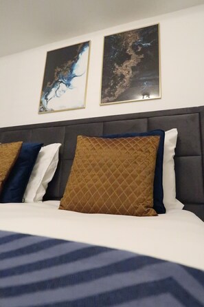 Studio | Premium bedding, down comforters, iron/ironing board, free WiFi - Kerkstraat Suites (Amsterdam)