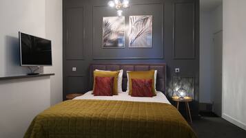 Studio suite | Luxe beddengoed, donzen dekbedden, een strijkplank/strijkijzer