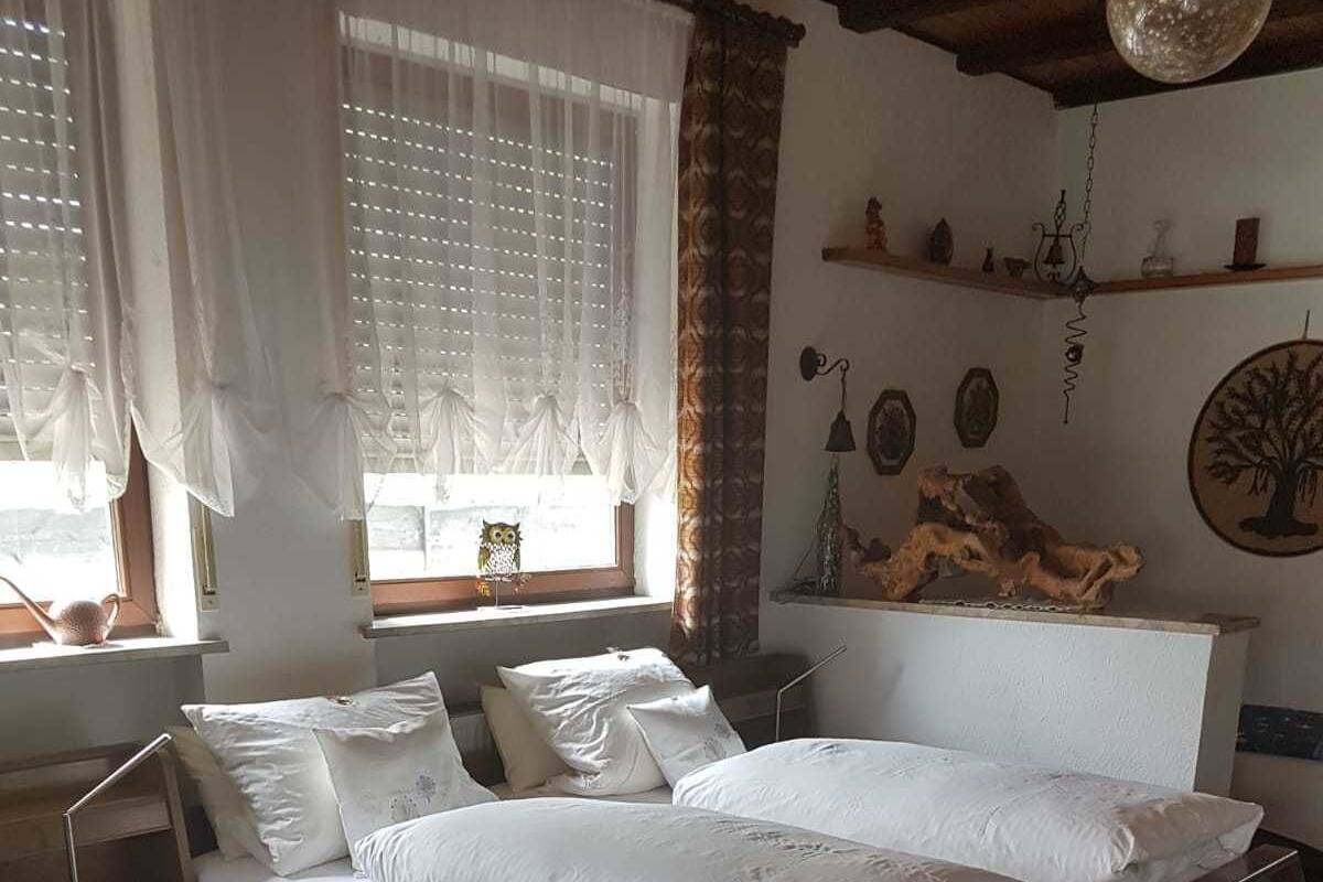 Habitación triple | Escritorio, wifi gratis, ropa de cama