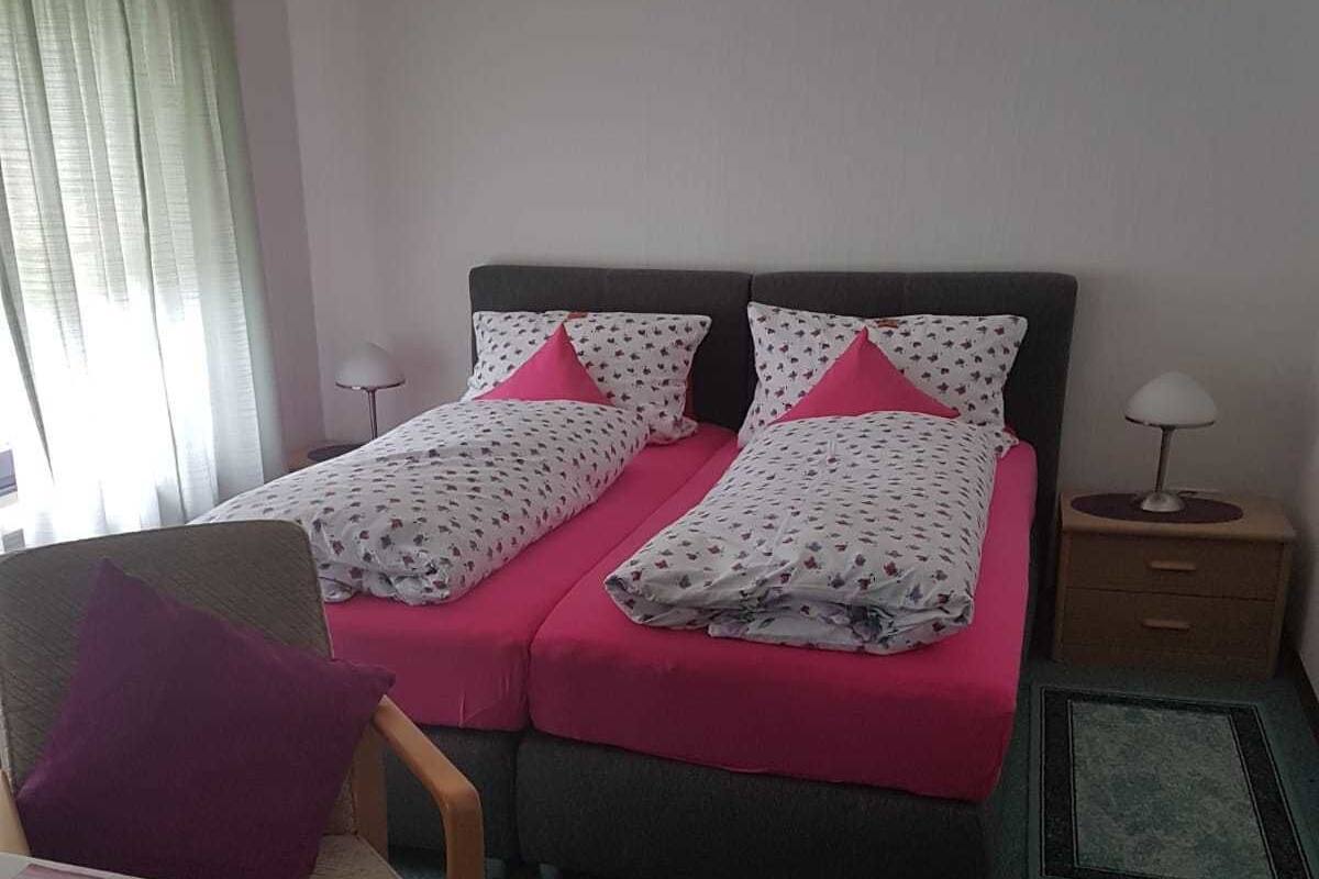 Apartamento, balcón | Escritorio, wifi gratis, ropa de cama