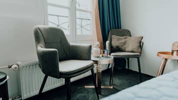 Double Room | Premium bedding, down comforters, iron/ironing board, WiFi (free)