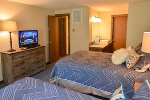 2 bedrooms, internet, bed sheets