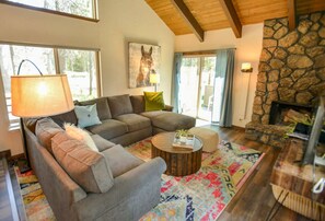 TV, fireplace, DVD player - Sunriver Oasis with Split-Level Charm & Scenic Views (Sunriver)