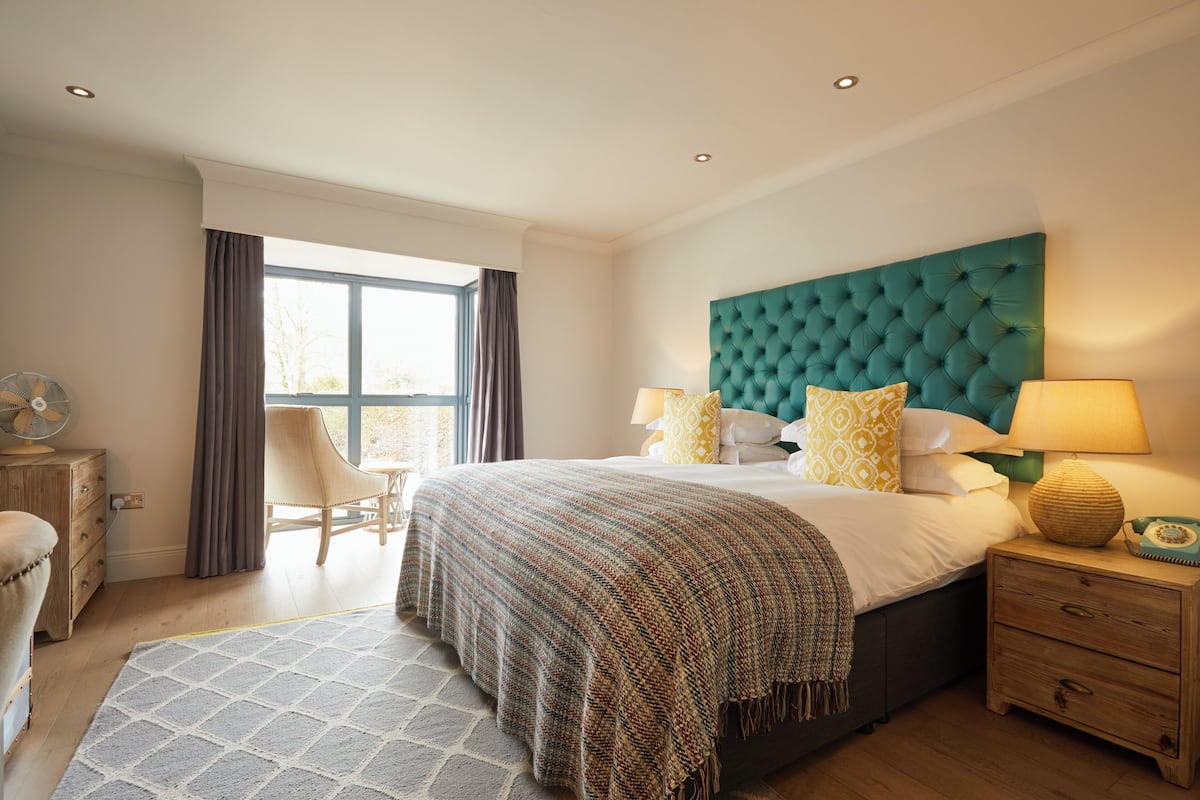 Habitación doble Prestigio | Ropa de cama hipoalergénica y caja de seguridad en la habitación