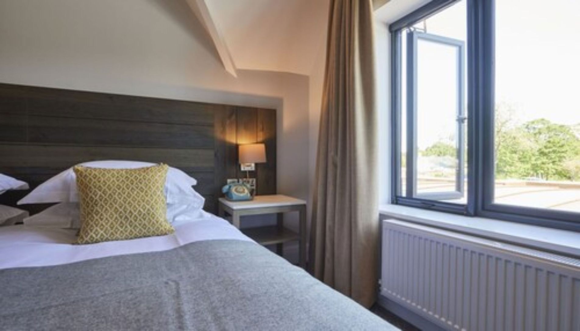 Allergikerbettwaren, Zimmersafe, Schreibtisch