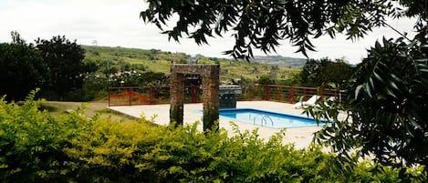 2 piscines extérieures