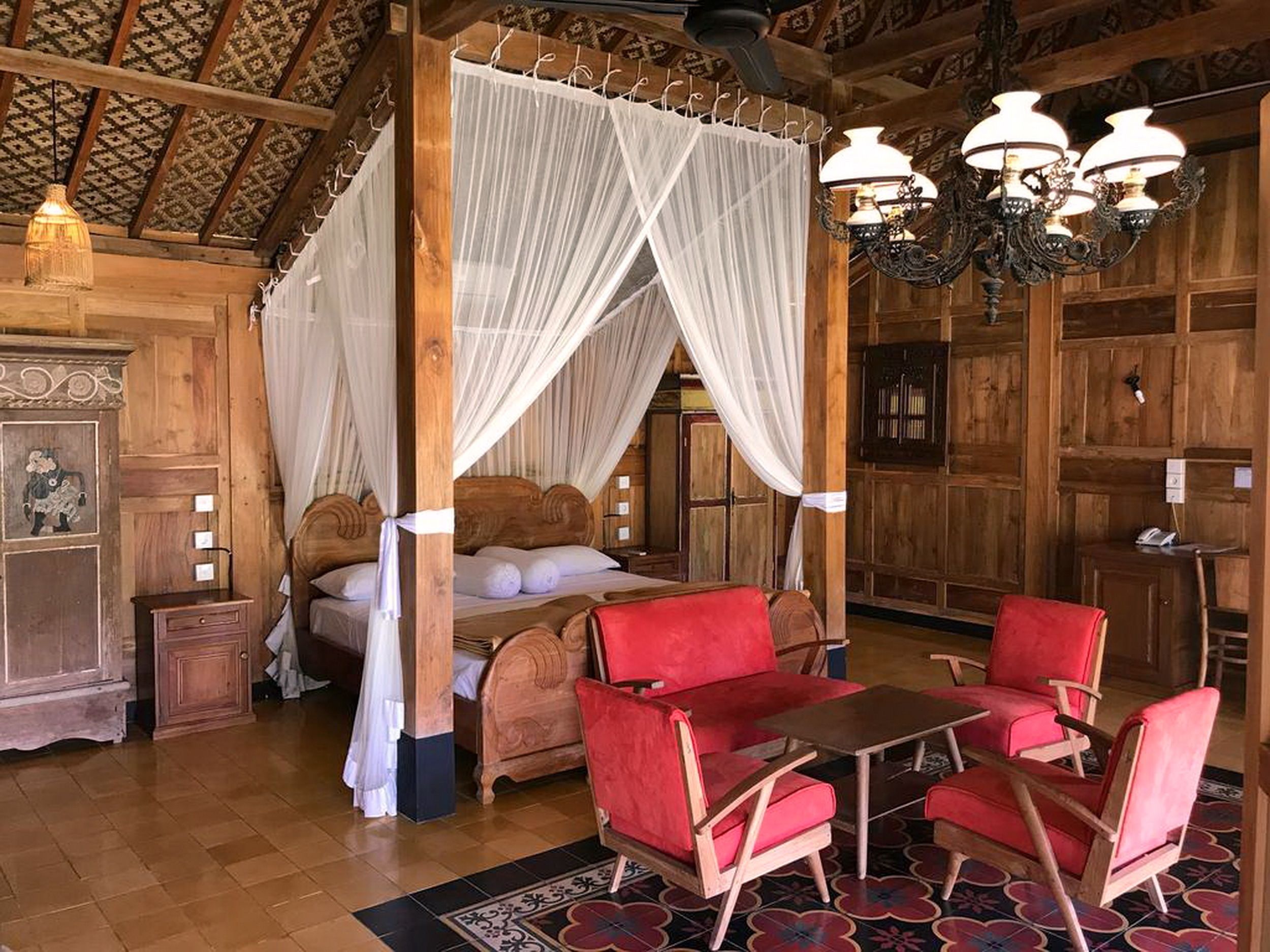 Deluxe Villa | In-room safe, individually decorated, individually furnished, desk