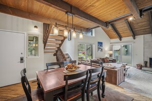Interior - Tennis Village Escape with Access to Exclusive Golf (Bend)