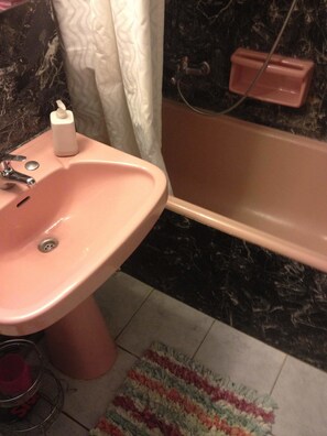 Departamento, vista a la ciudad | Baño | Tina, secadora de cabello, toallas 