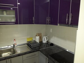 Comfort Apartment, Garden View | Private kitchen