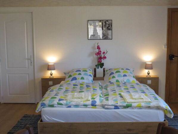 Standard Quadruple Room, Ensuite (Doubs) - Grange D'anjeux Bed & Breakfast (Anjeux)