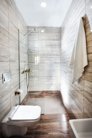 Regadera, regadera tipo lluvia, amenidades de baño gratuitas