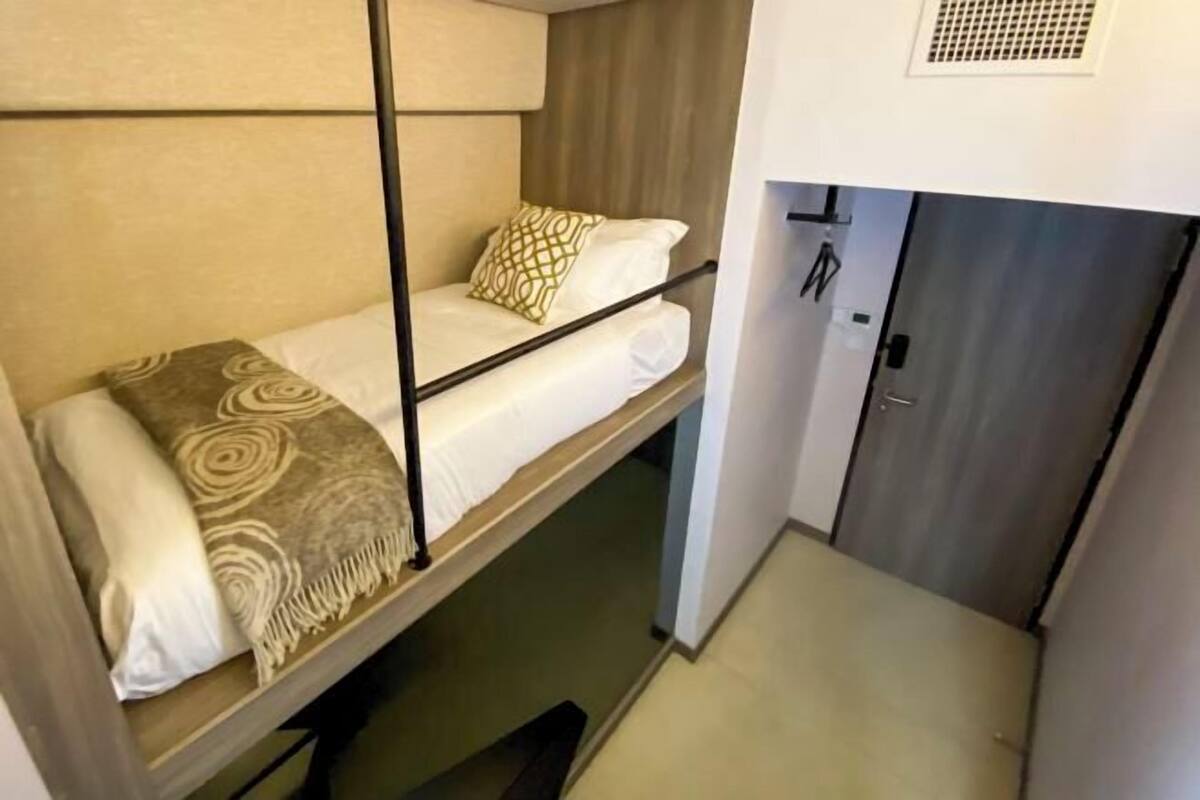 In-room safe, desk, laptop workspace, soundproofing