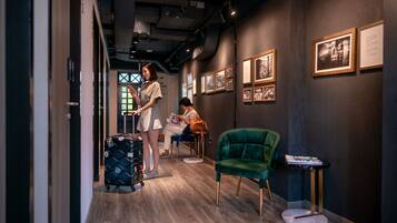 Sala de estar en el lobby