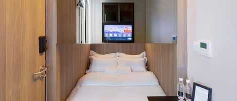Cabin S, Double, Shared Bathoom | In-room safe, desk, laptop workspace, soundproofing