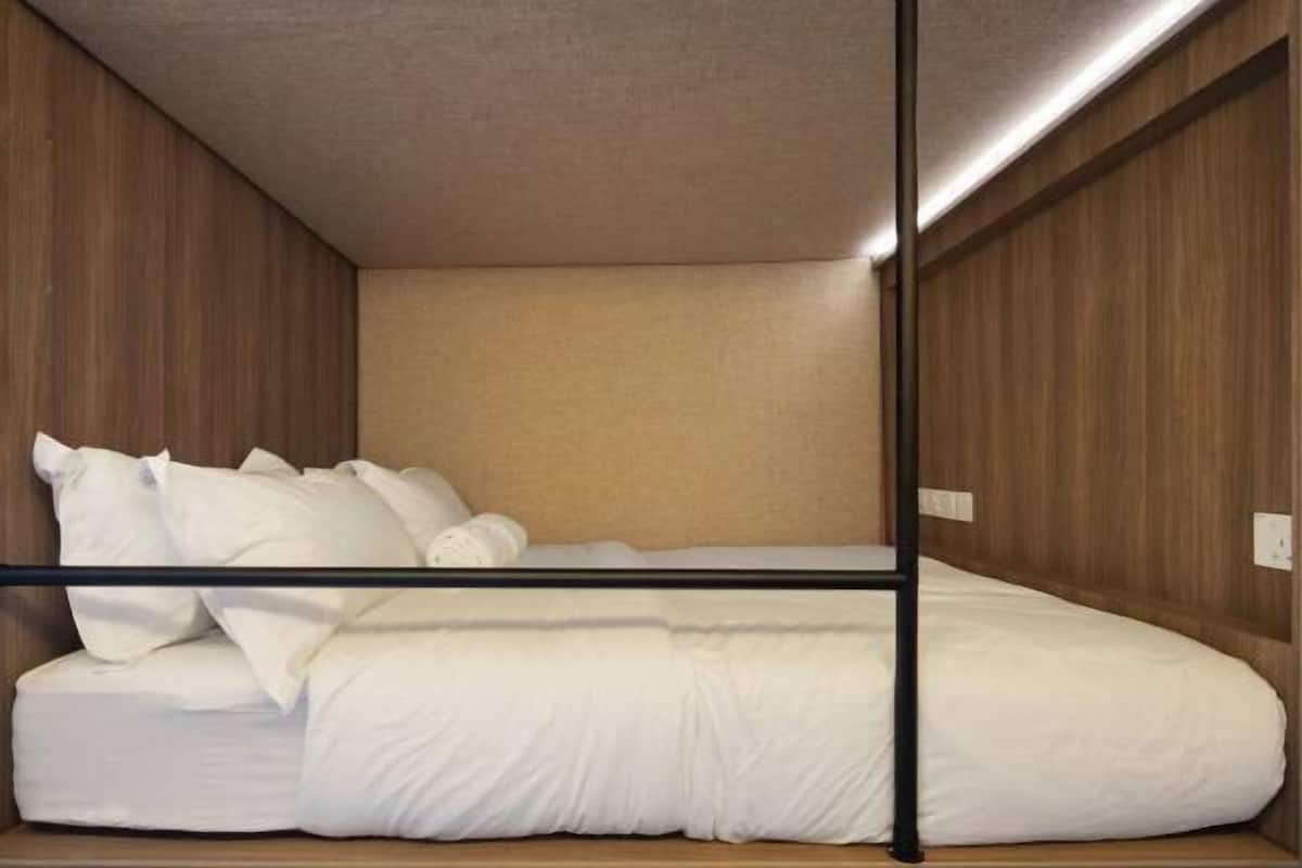 In-room safe, desk, laptop workspace, soundproofing