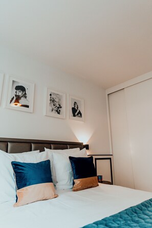 Suite | Premium bedding, down duvets, iron/ironing board, free WiFi - The Harlemstreet Suites (Amsterdam)