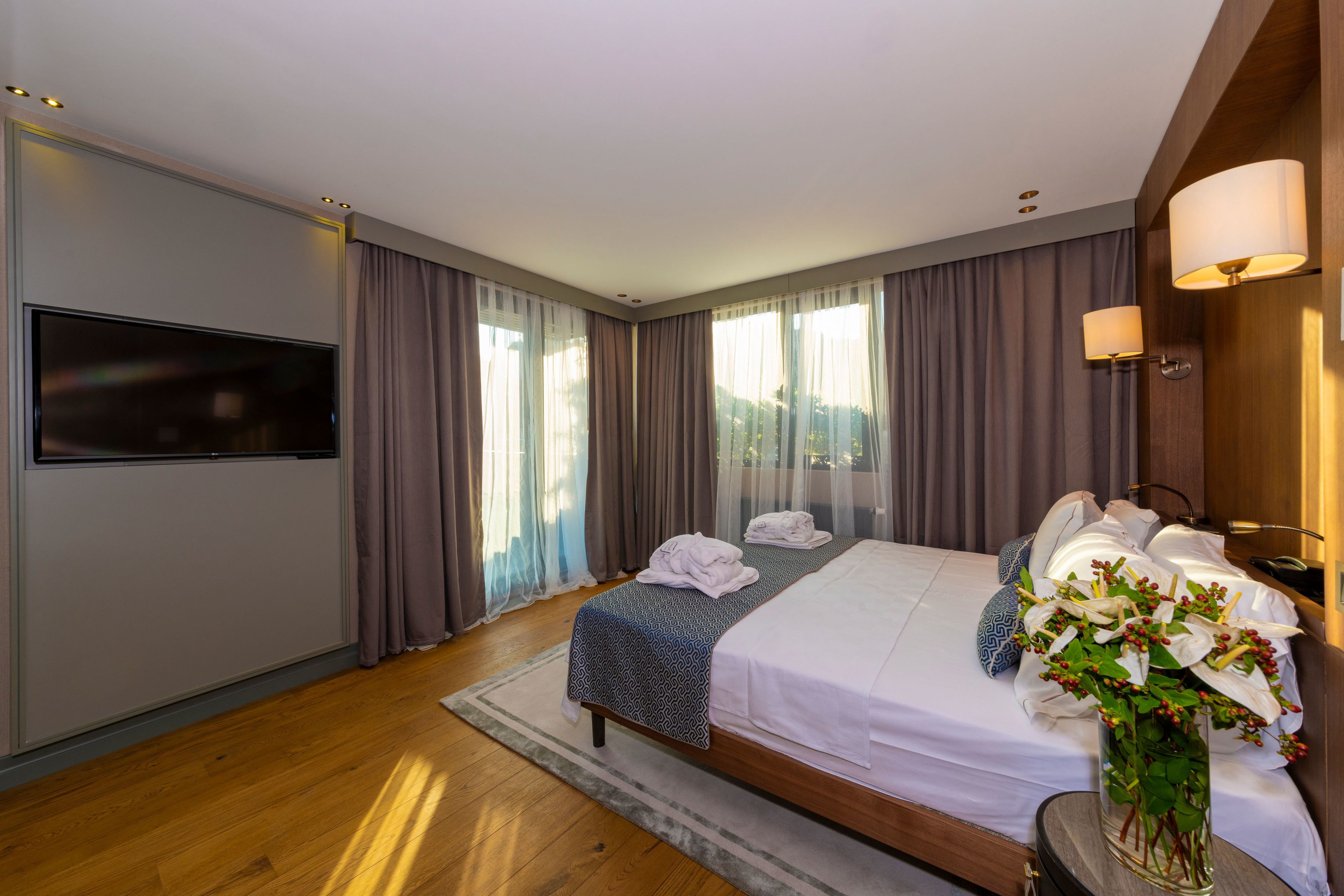 panoramic double room, balcony, city view | 1 bedroom, minibar, in-room safe, soundproofing