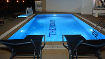 Kolam renang outdoor