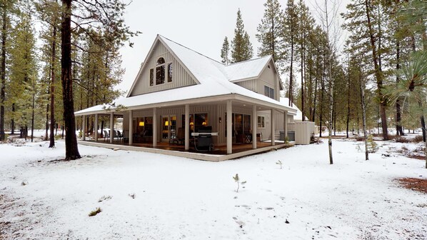 المنشأة من الخارج