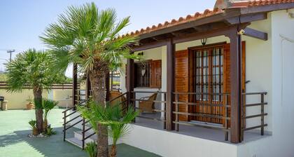 Private pool, family-friendly.