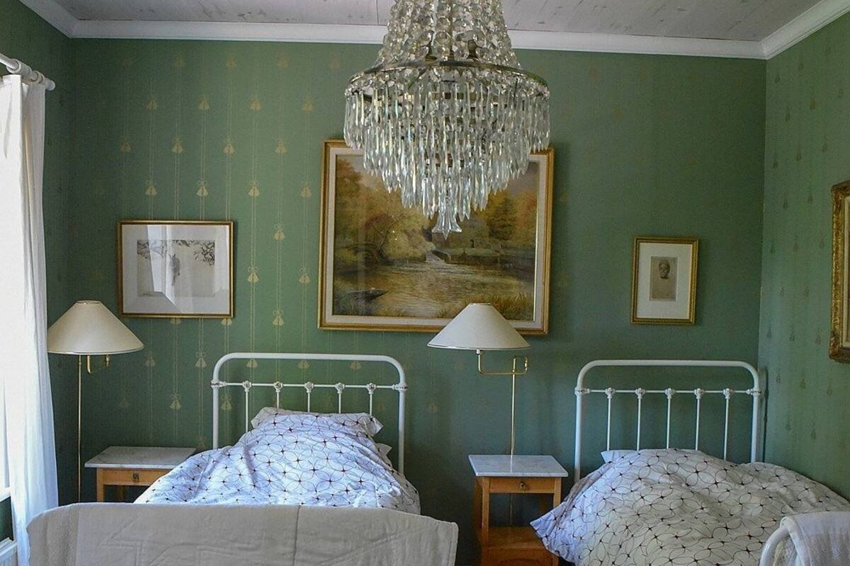 Værelse med 2 enkeltsenge | Gratis baby-/barnesenge, gratis Wi-Fi, sengetøj