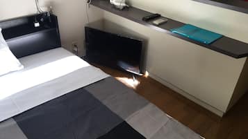 1 bedroom, desk, iron/ironing board, free WiFi