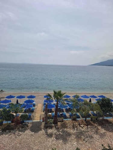 New Panorama Apartments (ELECTRIC CAR CHARGING STATION)