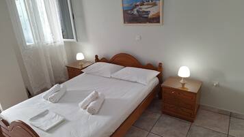 Desk, iron/ironing board, cots/infant beds, free WiFi