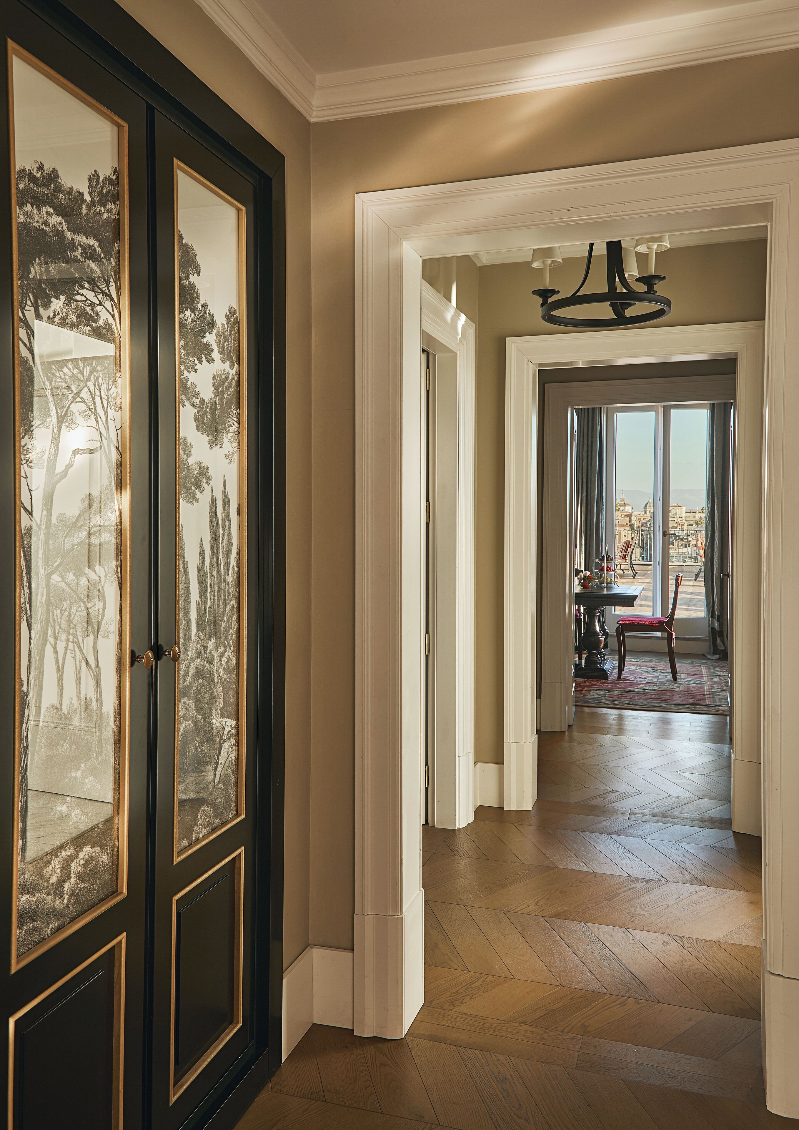 Suite (De La Ville) | Living area | Flat-screen TV