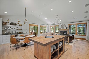 Interior - Sunriver Haven with Access to Exclusive Golf (Sunriver)