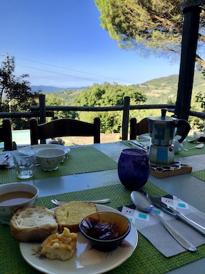 Free daily buffet breakfast - B&B Podere Camaiano (Roccastrada)