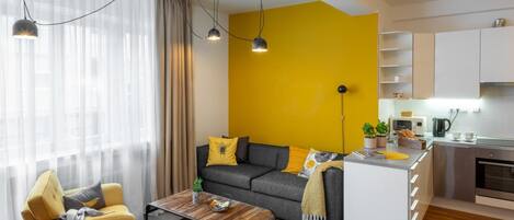 Appartement, 1 chambre, terrasse | Salle de séjour | TV connectée, Netflix