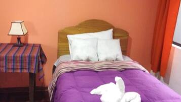 1 dormitorio, tabla de planchar con plancha, wifi gratis y ropa de cama