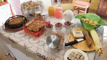 Tägliches einheimisches Frühstück (5 EUR pro Person)