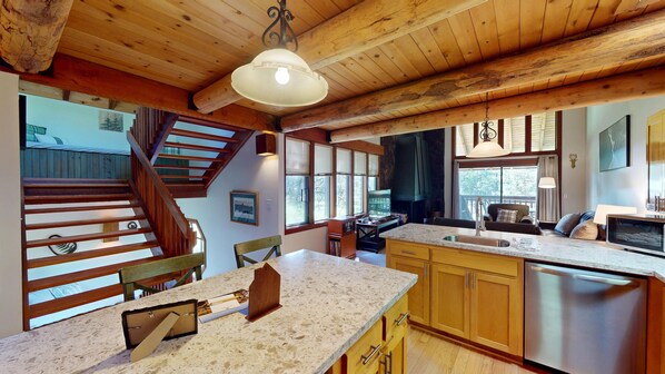 المنشأة من الداخل