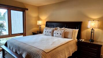 2 bedrooms, internet, bed sheets
