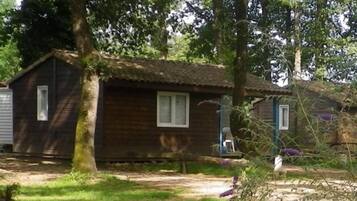 Chalet, 2 Bedrooms (Bois) | Free cots/infant beds, WiFi