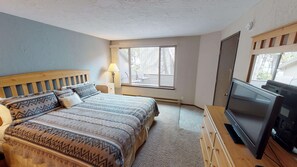 2 bedrooms, internet, bed sheets