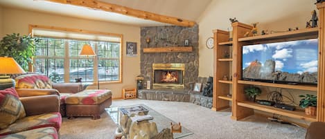 TV, fireplace, stereo