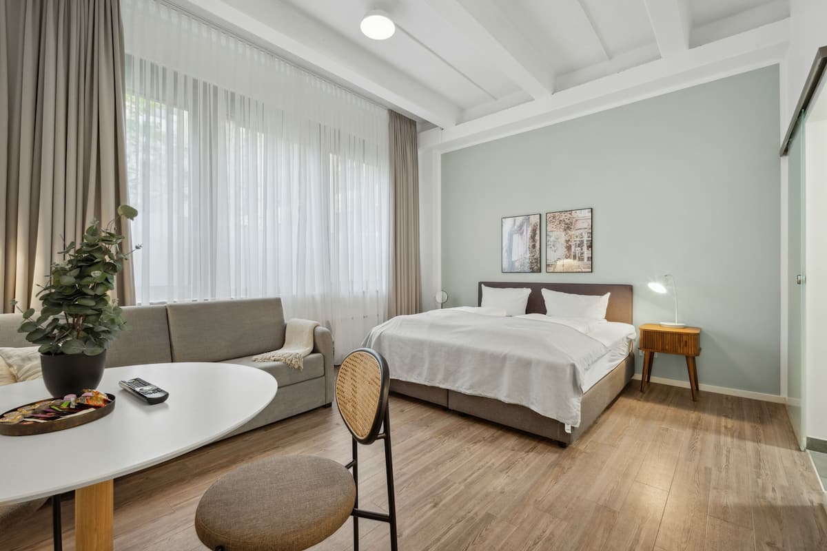 Suite with Sofa Bed | 1 bedroom, individually decorated, individually furnished, desk