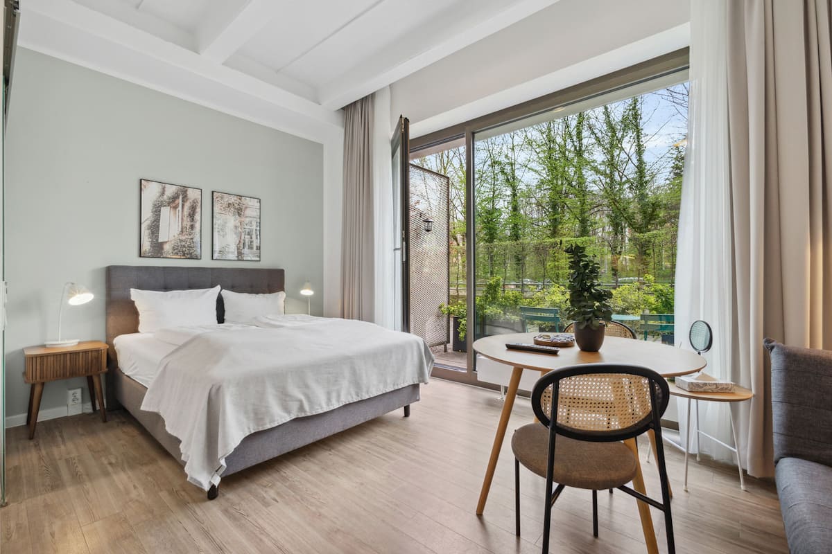Suite with Terrace | 1 bedroom, individually decorated, individually furnished, desk