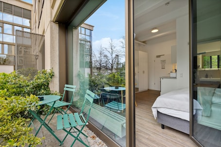 Suite with Terrace | Terrace/patio. Limehome Munich Fritz-Erler Str.