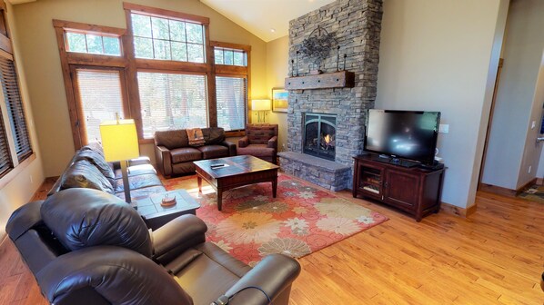 TV, fireplace, DVD player