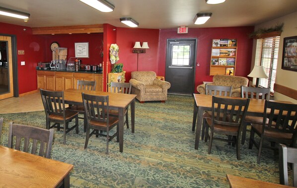 Free daily self-service breakfast  - Homestead Inn and Suites (Hardin)
