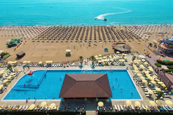 Indoor pool, outdoor pool, open 8:00 AM to 6:00 PM, pool umbrellas - Admiral (Golden Sands)