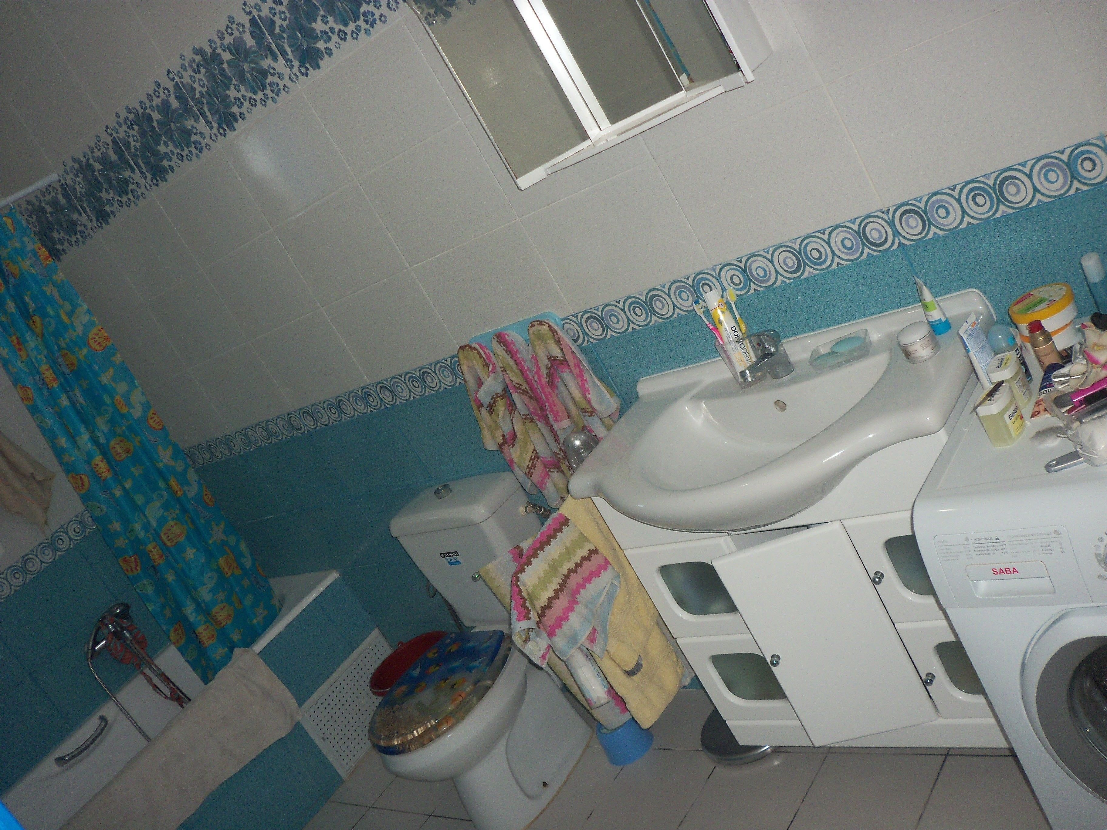 Family Studio, 1 Bedroom (4) | Bathroom | Towels, toilet paper