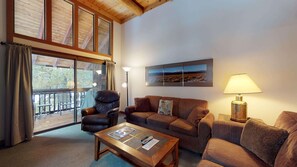 TV, fireplace - Lodge-Style Condo with Golf Views, A/C & BBQ (Sunriver)