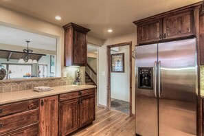 Interior - Meadows Retreat with A/C, BBQ & Golf Views (Sunriver)