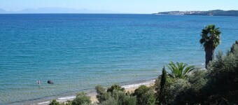 House Giannis Haikos Two minutes walk to the beach Peroulia